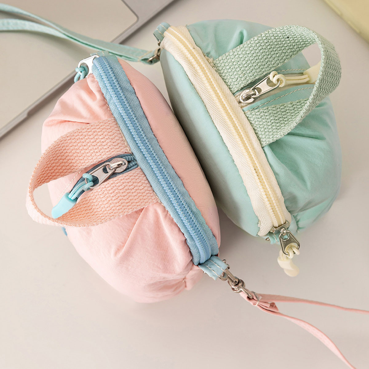 下着靴下収納バッグ小型で持ち運び可能な旅行用化粧品収納バッグ - Sock Organizer Tray のレビューと価格
